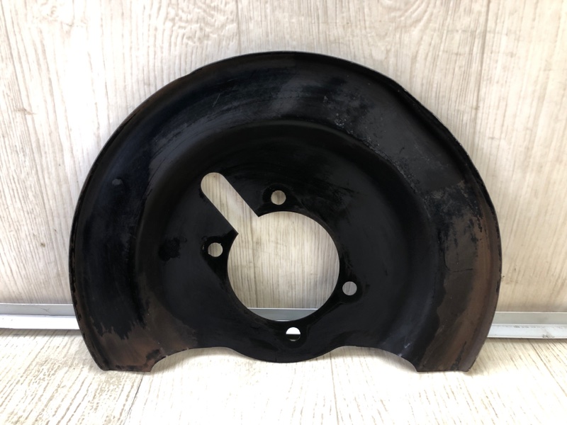 Запчасть защита тормозного диска задняя правая DODGE GRAND CARAVAN 08- 4779784AB Б/У Защита тормозного диска задняя правая DODGE GRAND CARAVAN 08- 4779784AB Б/У