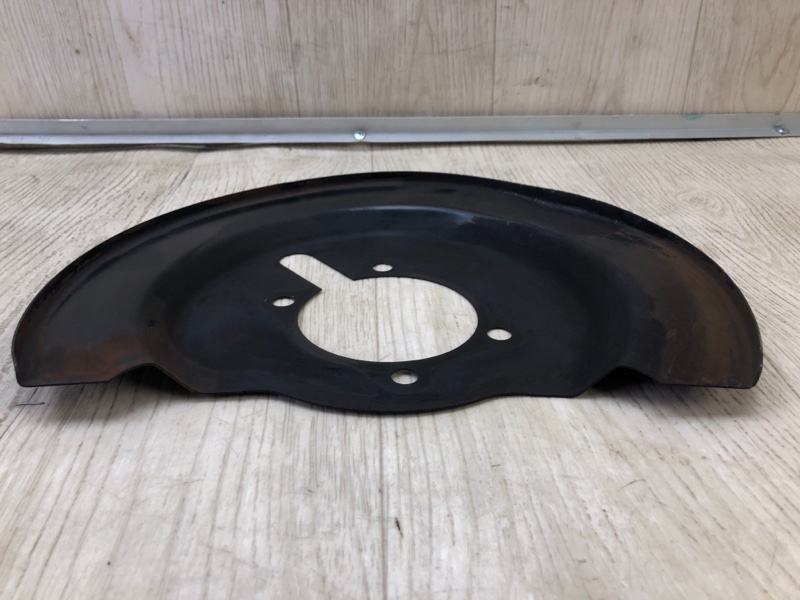 Защита тормозного диска задняя правая DODGE GRAND CARAVAN 08- Защита тормозного диска задняя правая DODGE GRAND CARAVAN 08-