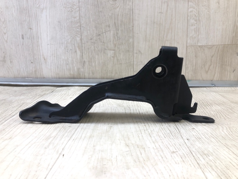 Кронштейн DODGE GRAND CARAVAN 08- 4721347AA Б/У