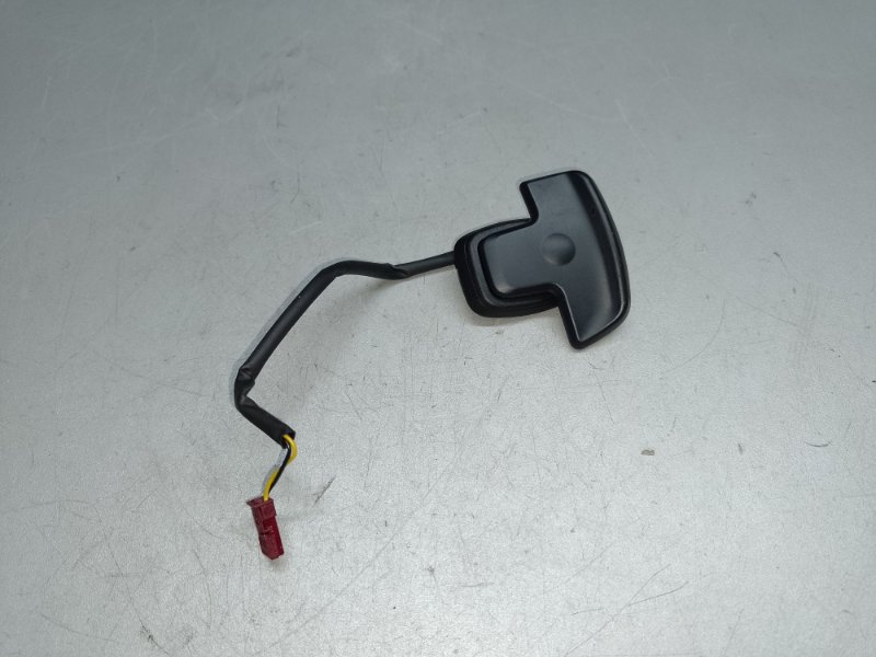 Запчасть лепестки переключения передач правые MERCEDES GL-CLASS X164 06-12 2011 M273923 4.7L A 204 870 91 58 9051 Б/У Лепестки переключения передач правые MERCEDES GL-CLASS X164 06-12 2011 M273923 4.7L A 204 870 91 58 9051 Б/У