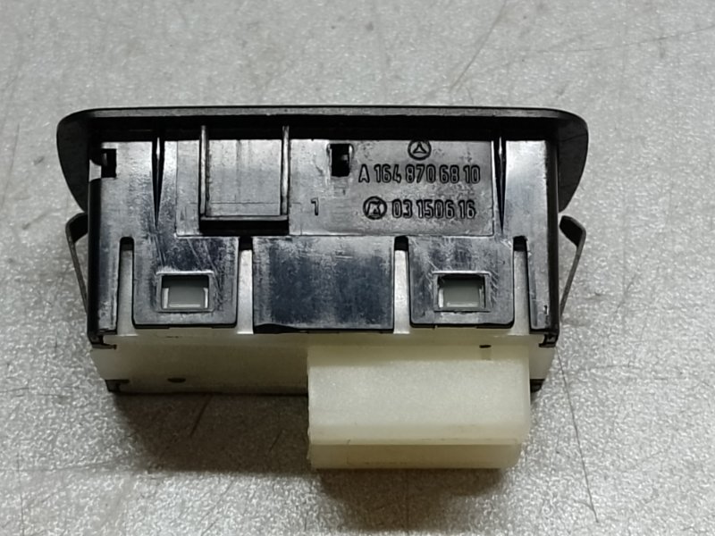 Кнопка регулировки сиденья задняя левая MERCEDES GL-CLASS X164 06-12 M273923 4.7L Кнопка регулировки сиденья задняя левая MERCEDES GL-CLASS X164 06-12 M273923 4.7L