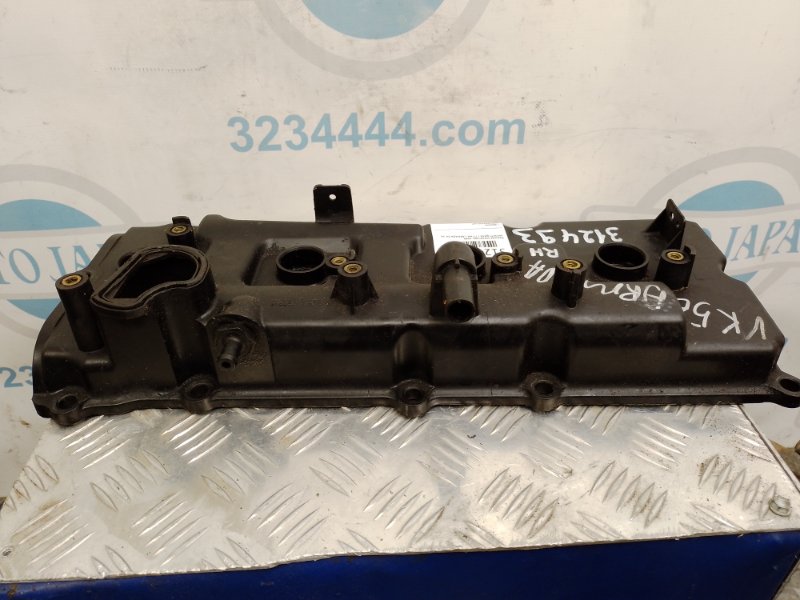 Крышка клапанная правая QX56 / TITAN / ARMADA 04-16