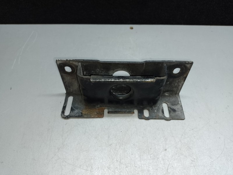 Кронштейн подножки задний правый GL-CLASS X164 06-12 2011 M273923 4.7L