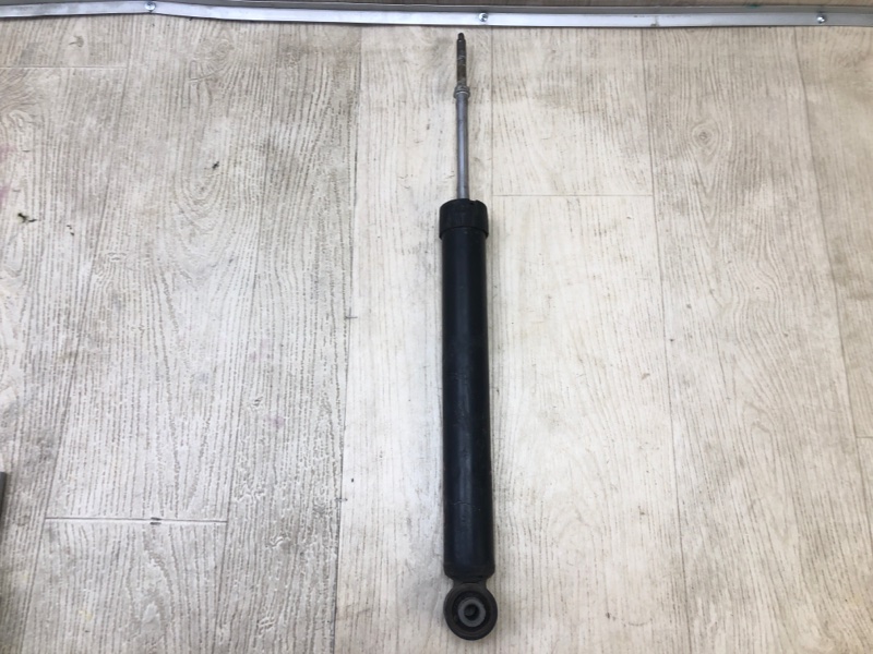 Запчасть амортизатор задний NISSAN SENTRA B17 12-21 2015 B17 1.8 MRA8DE E62109AM0A Б/У Амортизатор задний NISSAN SENTRA B17 12-21 2015 B17 1.8 MRA8DE E62109AM0A Б/У