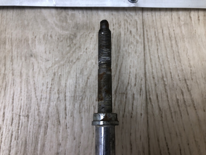 Амортизатор задний SENTRA B17 12-21 2015 B17 1.8 MRA8DE Амортизатор задний SENTRA B17 12-21 2015 B17 1.8 MRA8DE