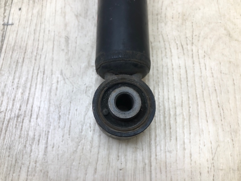 Амортизатор задний SENTRA B17 12-21 2015 B17 1.8 MRA8DE Амортизатор задний SENTRA B17 12-21 2015 B17 1.8 MRA8DE