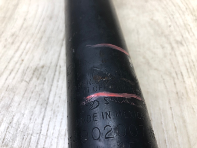 Амортизатор задний SENTRA B17 12-21 2015 B17 1.8 MRA8DE Амортизатор задний SENTRA B17 12-21 2015 B17 1.8 MRA8DE