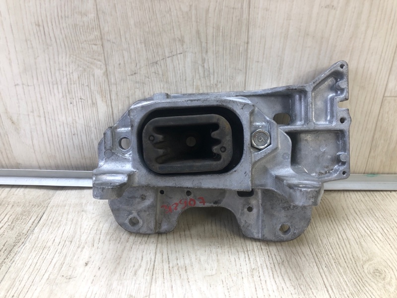 Подушка двигателя левая NISSAN SENTRA B17 12-21 2015 B17 1.8 MRA8DE 112201KG0A Б/У