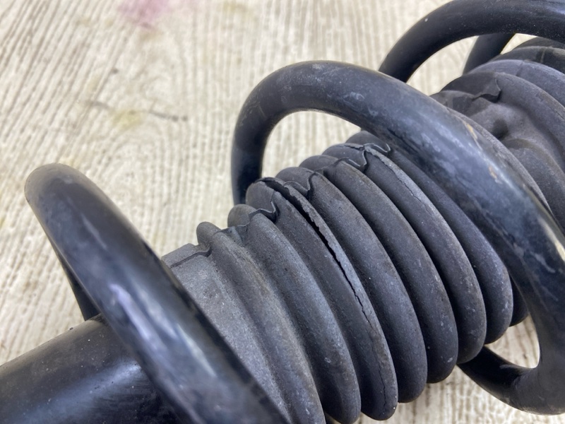 Амортизатор задний Q50 15-20 2016 SEDAN 2.0T M274