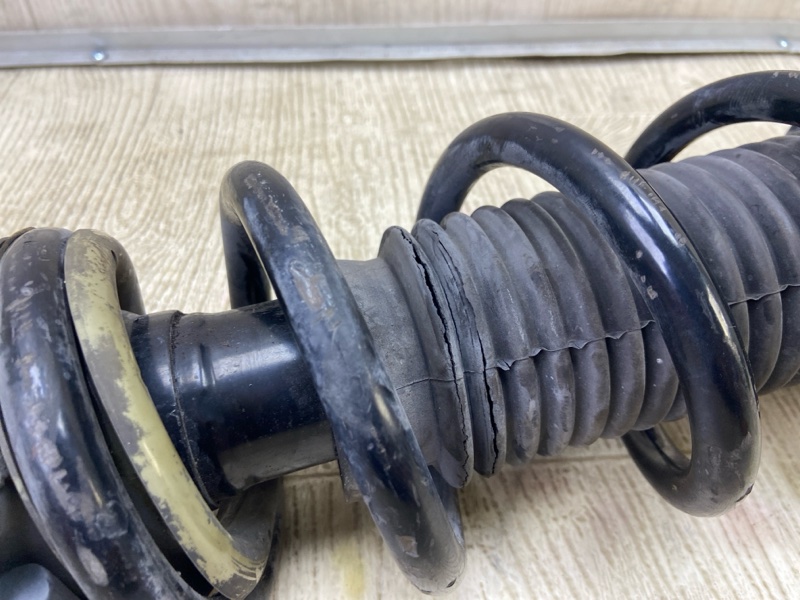 Амортизатор передний Q50 15-20 2016 SEDAN 2.0T M274