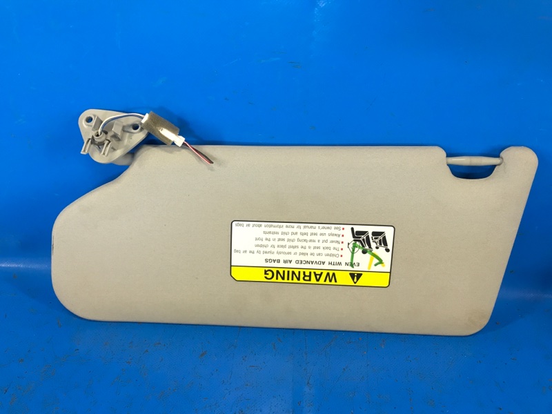 Козырек солнцезащитный правый MITSUBISHI OUTLANDER XL 05-13 2.4 4B12 Козырек солнцезащитный правый MITSUBISHI OUTLANDER XL 05-13 2.4 4B12