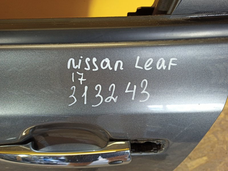 Дверь передняя левая LEAF 18-