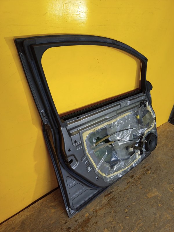 Дверь передняя левая LEAF 18-