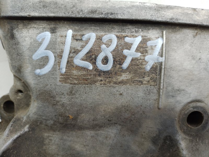 Крышка ГРМ AVENSIS 03-08