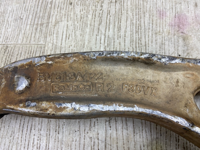 Рычаг передней подвески нижний правый FORD FOCUS 10-18 2.0 C20HDEX