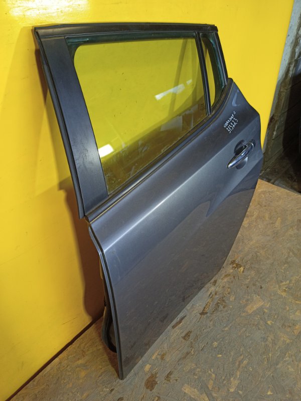 Дверь задняя левая LEAF 18-