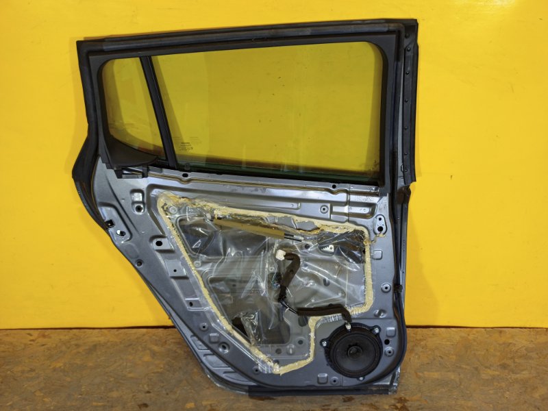 Дверь задняя левая LEAF 18-