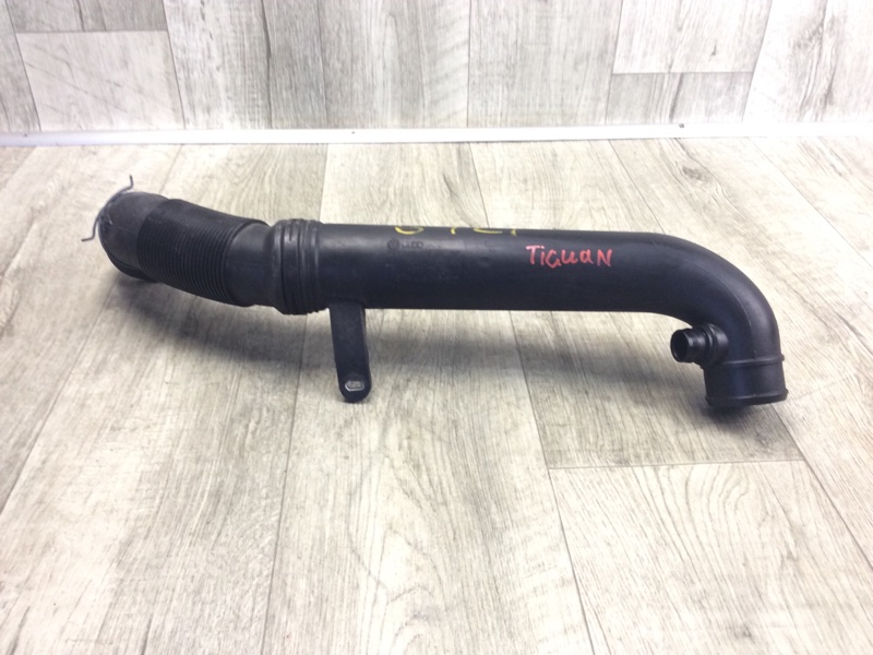Патрубок воздушного фильтра VOLKSWAGEN TIGUAN 08-17 2011 5N 2.0 CCTA 1K0129654BE Б/У