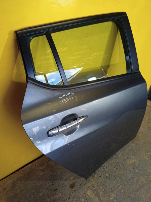 Дверь задняя правая LEAF 18-