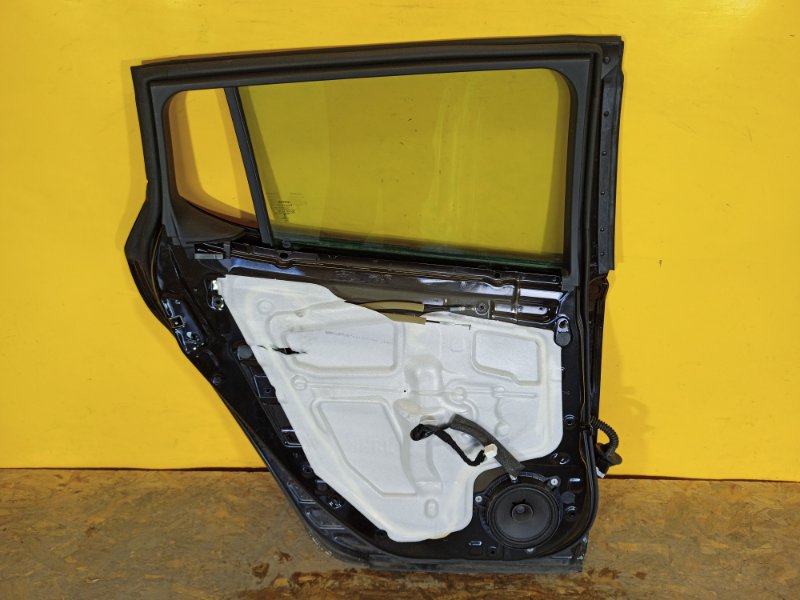 Дверь задняя левая LEAF 18-