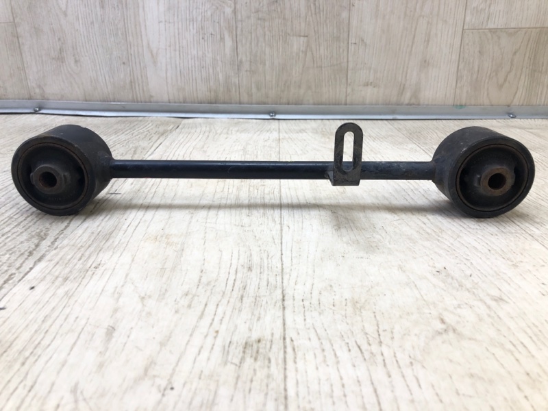 Рычаг задней подвески продольный левый GX470 02-09 2008 Внедорожник 4.7 2UZFE Рычаг задней подвески продольный левый GX470 02-09 2008 Внедорожник 4.7 2UZFE