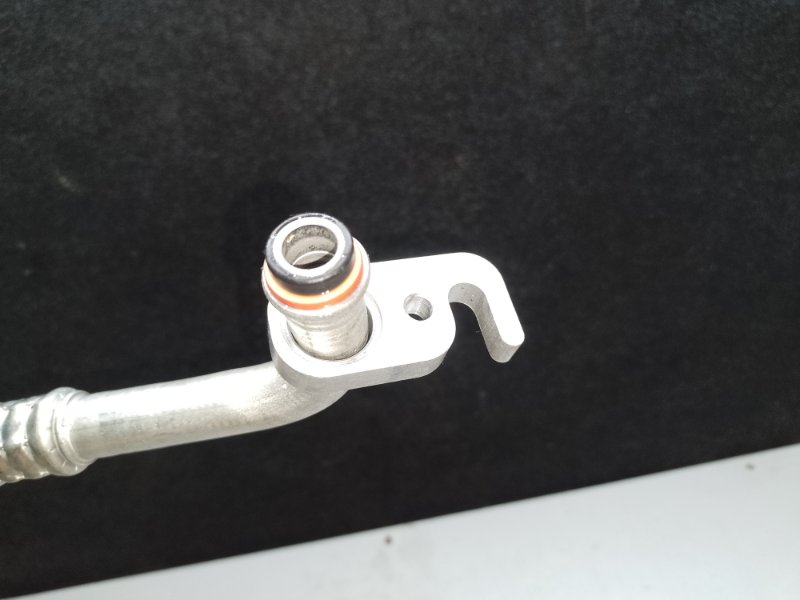 Трубка кондиционера MERCEDES GL-CLASS X164 06-12 M273923 4.7L Трубка кондиционера MERCEDES GL-CLASS X164 06-12 M273923 4.7L