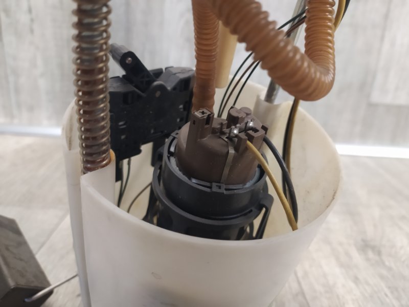 Топливный насос JETTA USA 10-17 2011 2.5