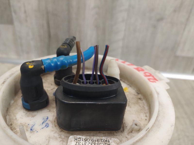 Топливный насос JETTA USA 10-17 2011 2.5