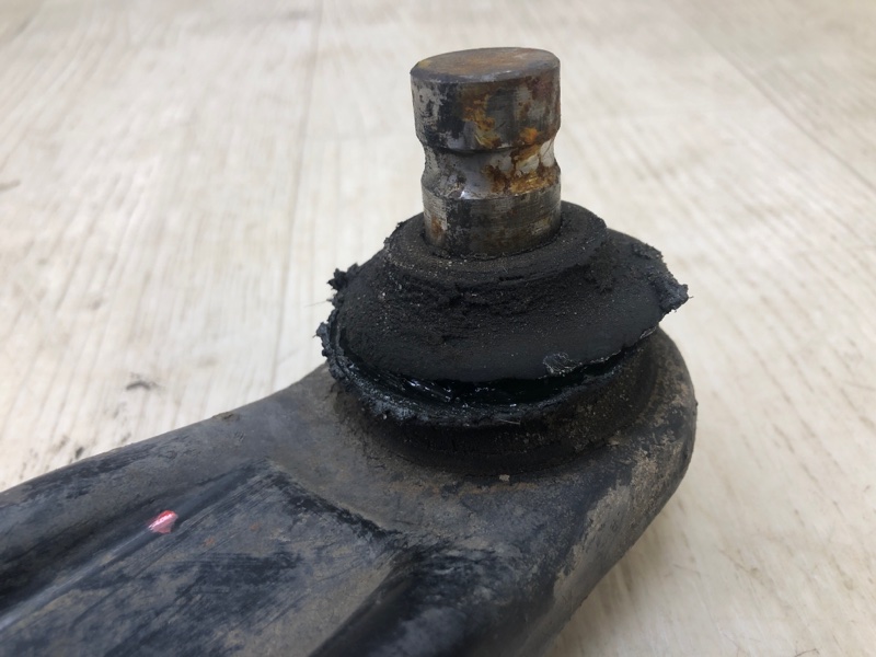 Рычаг передней подвески нижний левый OUTLANDER XL 05-13 2007 Внедорожник 3.0 6B31