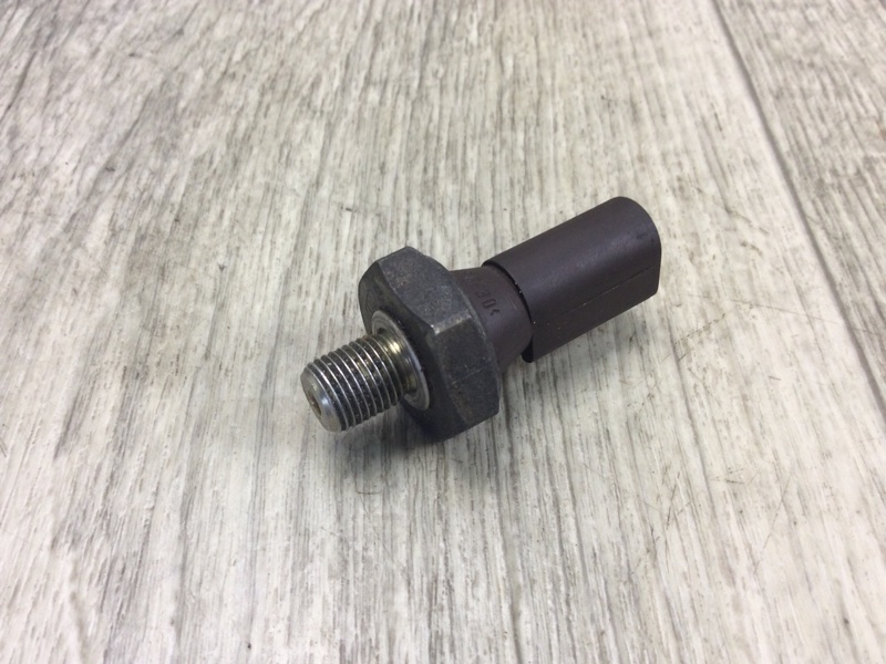 Датчик давления масла ДВС PORSCHE CAYENNE 02-07 2006 955 4.5i M48 94860620301 Б/У