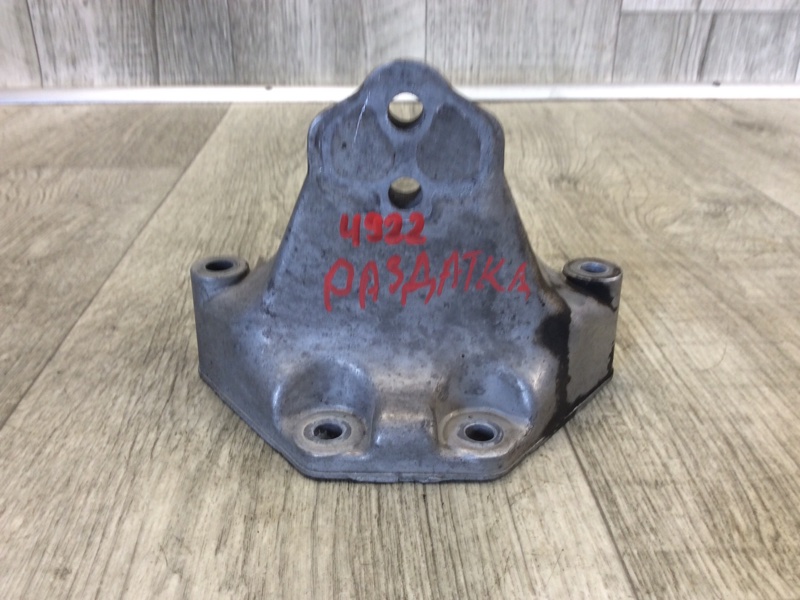 Запчасть кронштейн PORSCHE CAYENNE 02-07 2006 955 4.5i M48 95534164901 Б/У Кронштейн PORSCHE CAYENNE 02-07 2006 955 4.5i M48 95534164901 Б/У