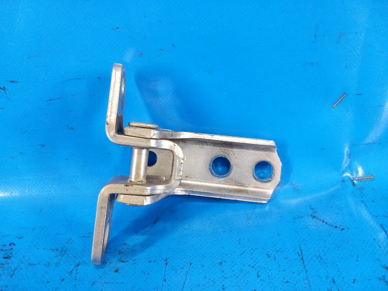 Петля двери верхняя передняя левая OUTLANDER XL 05-13 2011 2.4 4B12