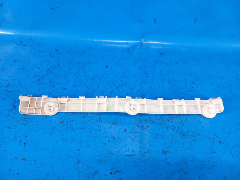 Кронштейн заднего бампера правый OUTLANDER XL 05-13 2011 2.4 4B12