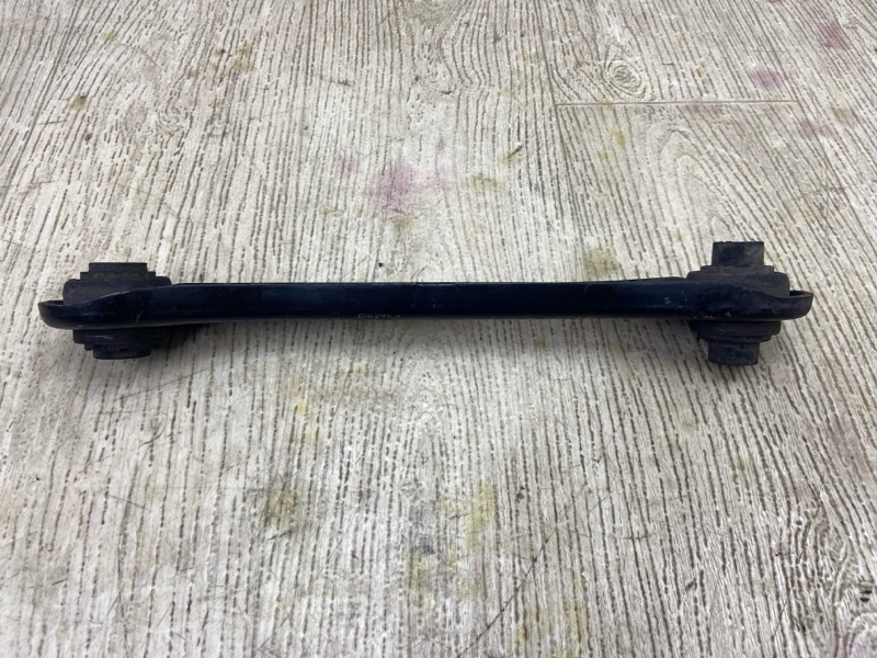 Рычаг задней подвески поперечный нижний правый VOLKSWAGEN TIGUAN 08-17 5N 2.0 CCTA