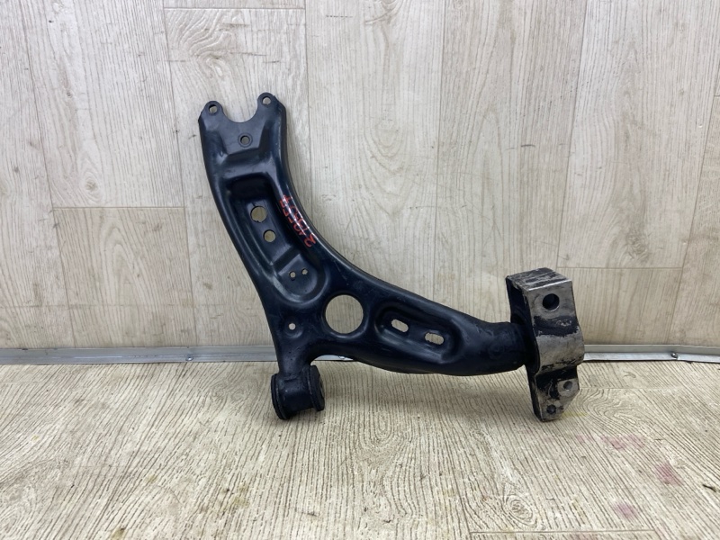 Рычаг передней подвески нижний правый VOLKSWAGEN TIGUAN 08-17 2011 5N 2.0 CCTA 5N0 407 152 Б/У