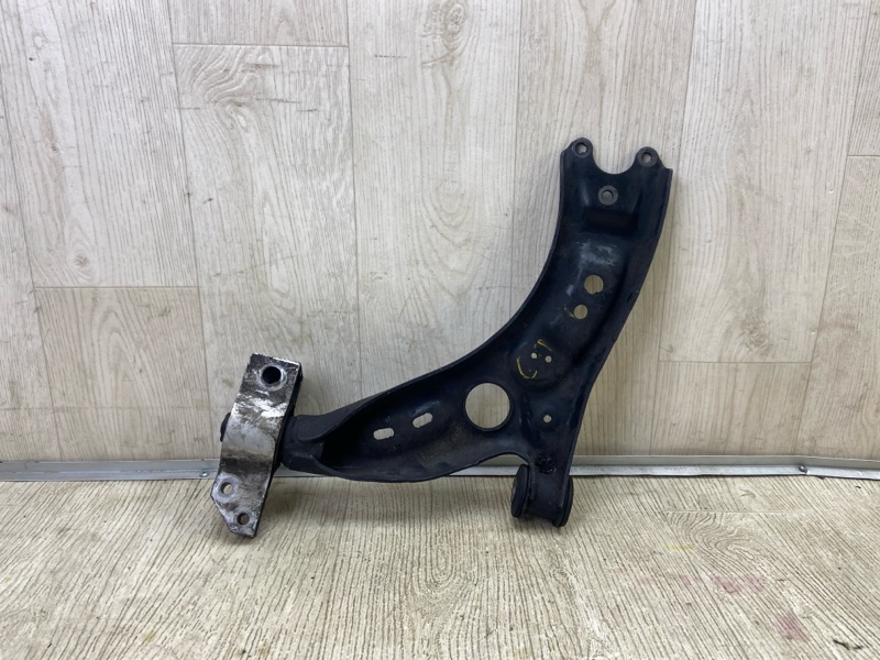 Рычаг передней подвески нижний правый TIGUAN 08-17 2011 5N 2.0 CCTA