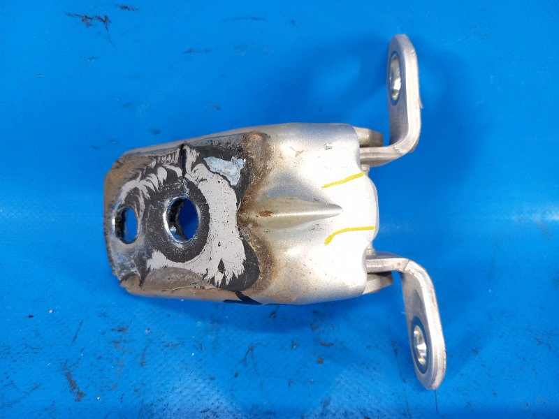 Петля двери верхняя передняя правая NISSAN SENTRA B17 12-21 2015 B17 1.8 MRA8DE 824214P00A Б/У