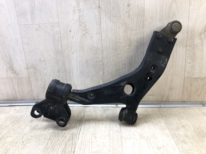 Рычаг передней подвески нижний правый ESCAPE 12-19 2018 TM2 2.5 T25HDEX