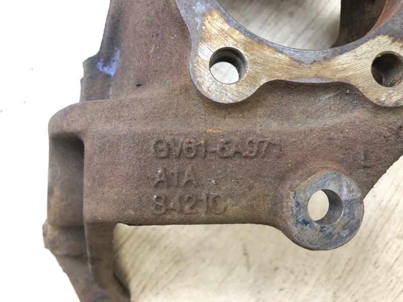 Цапфа задняя левая ESCAPE 12-19 2018 TM2 2.5 T25HDEX Цапфа задняя левая ESCAPE 12-19 2018 TM2 2.5 T25HDEX