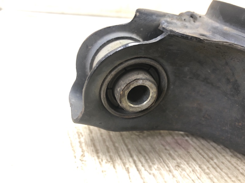 Рычаг задней подвески поперечный ESCAPE 12-19 2018 TM2 2.5 T25HDEX