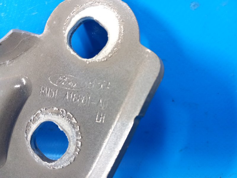 Петля капота левая FOCUS 10-18 2015 2.0 C20HDEX