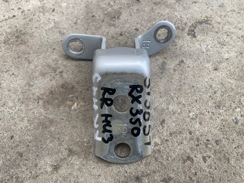 Петля двери нижняя задняя правая LEXUS RX350/450 09-15 2011 3.5 2GR-FE 68770-02050 Б/У