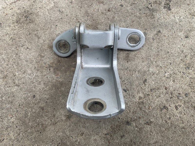 Петля двери нижняя задняя правая RX350/450 09-15 2011 3.5 2GR-FE