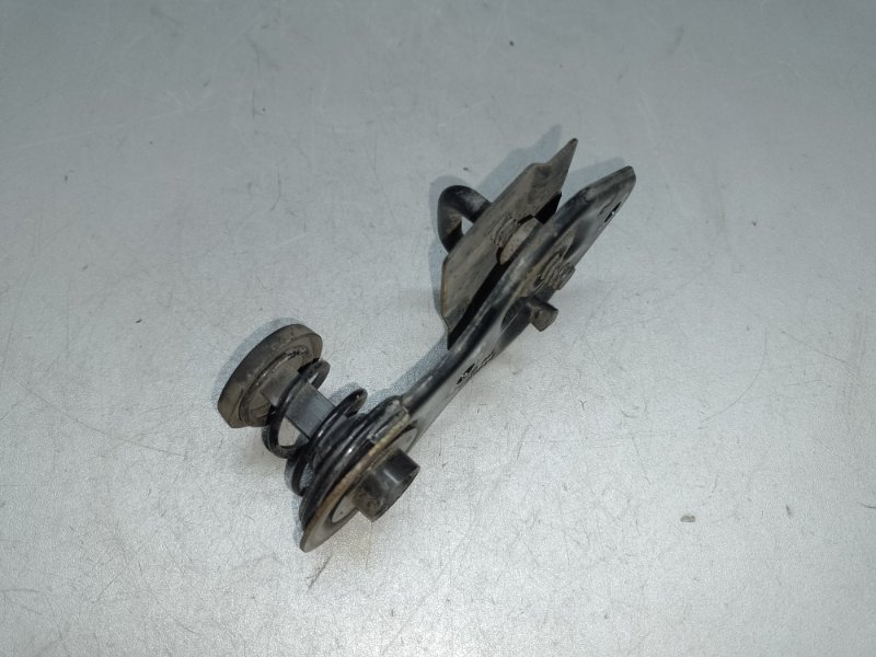 Отбойник капота MERCEDES GL-CLASS X164 06-12 2011 M273923 4.7L A 203 880 04 60 Б/У