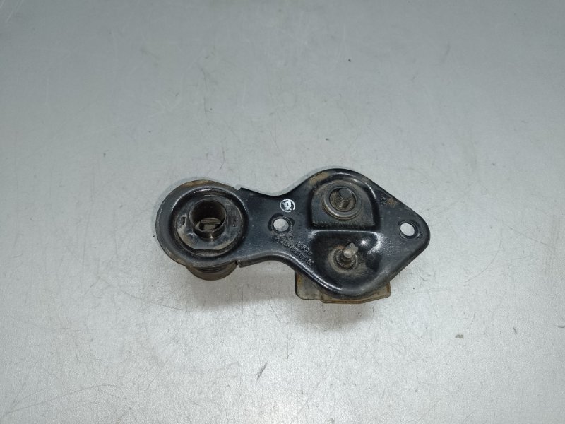 Отбойник капота MERCEDES GL-CLASS X164 06-12 M273923 4.7L