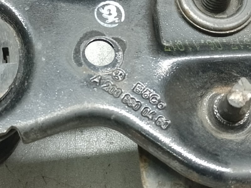 Отбойник капота GL-CLASS X164 06-12 2011 M273923 4.7L