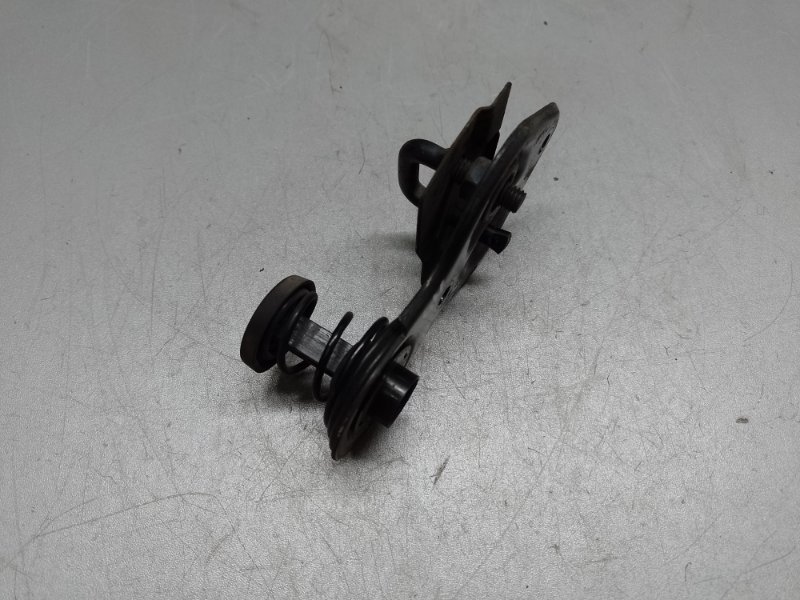 Отбойник капота MERCEDES GL-CLASS X164 06-12 2011 M273923 4.7L A 203 880 04 60 Б/У