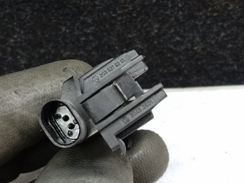 Датчик открытия капота GL-CLASS X164 06-12 2011 M273923 4.7L Датчик открытия капота GL-CLASS X164 06-12 2011 M273923 4.7L