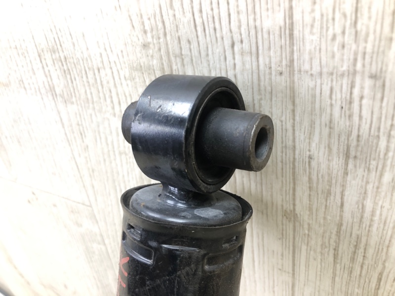 Амортизатор задний QASHQAI/ROGUE SPORT 14- 2020 J11 2.0L MR20DD