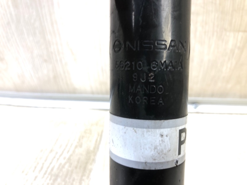 Амортизатор задний QASHQAI/ROGUE SPORT 14- 2020 J11 2.0L MR20DD